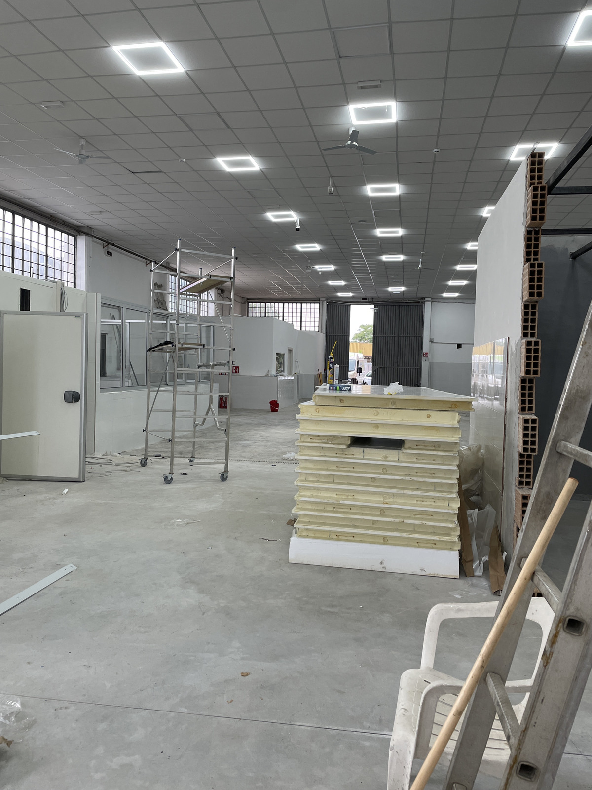 Area industriale in fase di realizzazione di celle frigorifere